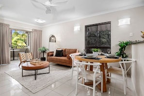 House - Lux Cairns - 9 Pools BBQ and Gym (Westcourt)