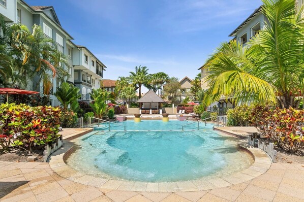 Apartment - The Nest Cairns - 4 Pools BBQ Resort (Cairns North)