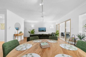 Apartment - The Nest Cairns - 4 Pools BBQ Resort (Cairns North)