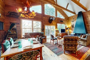 Smart-TV, peis, fotballspill og bøker