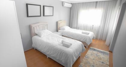 Lovely 3-bedroom apartment in Istanbul with WiFi, AC, fitness room