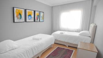 3 bedrooms, iron/ironing board, WiFi, bed sheets