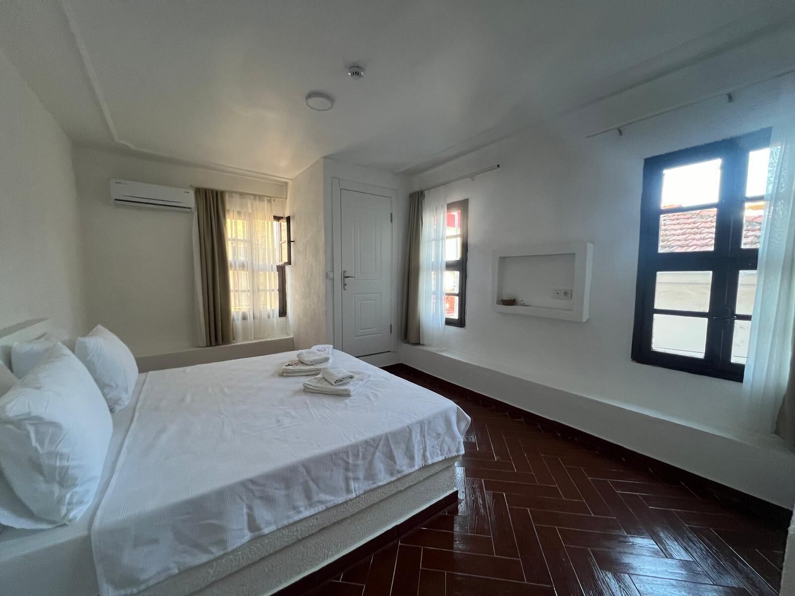 ห้องดีลักซ์, วิวเมือง | โต๊ะทำงาน, พื้นที่ทำงานแบบใช้แล็ปท็อป, Wi-Fi ฟรี