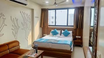 Executive Double Room | Desk, free WiFi