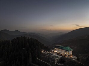 View from property - Hotel Greenberry Narkanda  (Kumharsain)