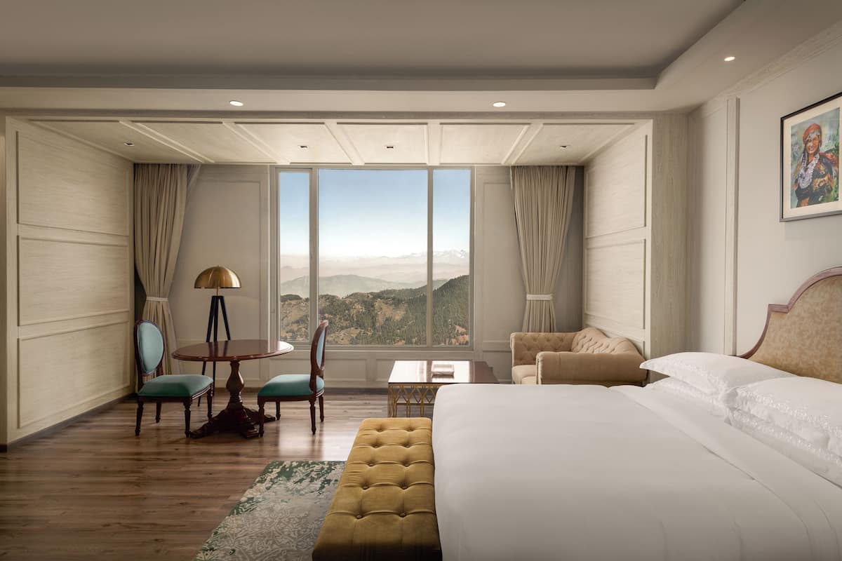 Phòng đôi Cao cấp, 1 phòng ngủ, không hút thuốc, quang cảnh núi | Bộ trải giường bằng vải cotton Ai Cập, bộ đồ giường cao cấp, minibar