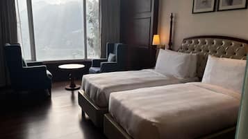 Habitación Confort con 2 camas individuales | Sábanas de algodón egipcio, ropa de cama de alta calidad, minibar