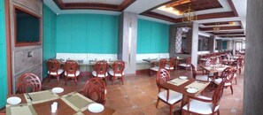 Desayuno buffet todos los días (con cargo) 