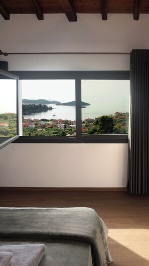 2 bedrooms, iron/ironing board, WiFi, bed sheets - Cozy 2-bedroom villa in serene Skiathos with AC, WiFi (Skiathos)