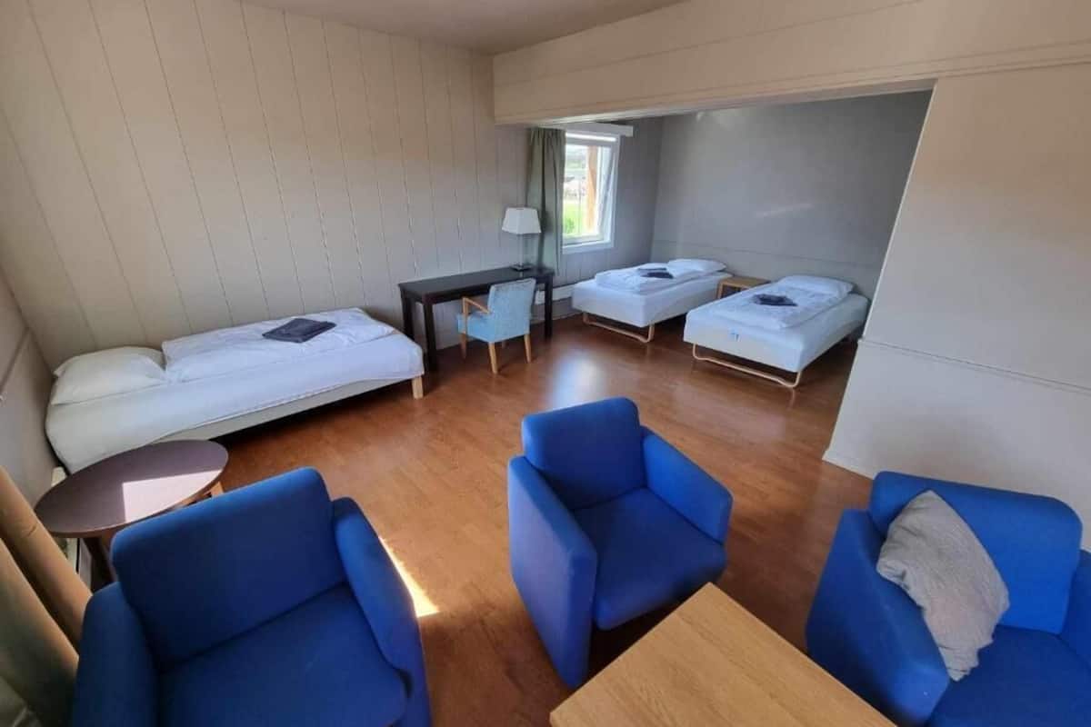 Classic Triple Room | Desk, laptop workspace, free WiFi