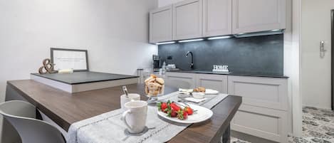 Deluxe Apartment | Living area