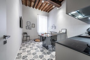 Deluxe Apartment | Living area - EMILIA SUITE PALACE (Modena)