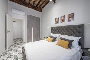 1 bedroom, free WiFi - EMILIA SUITE PALACE (Modena)