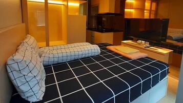 Free WiFi, bed sheets