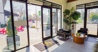 Colonial Hotel & Suites - Double King