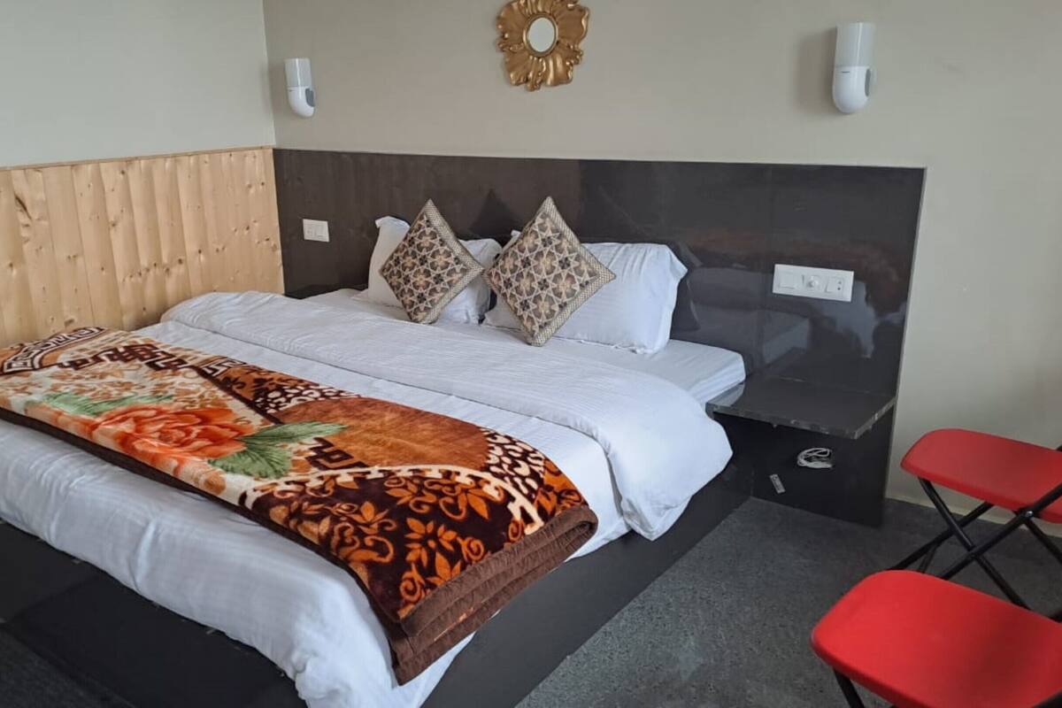 Standard Double Room | Free WiFi