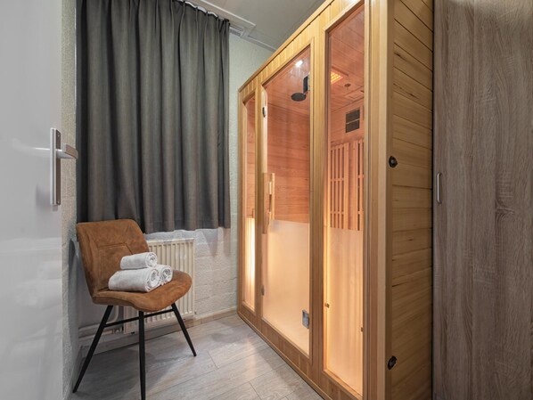 Bungalow | Spa treatment - Bungalow With Sauna Near Valkenburg (Walem)