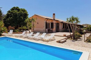 Outdoor pool, sun loungers