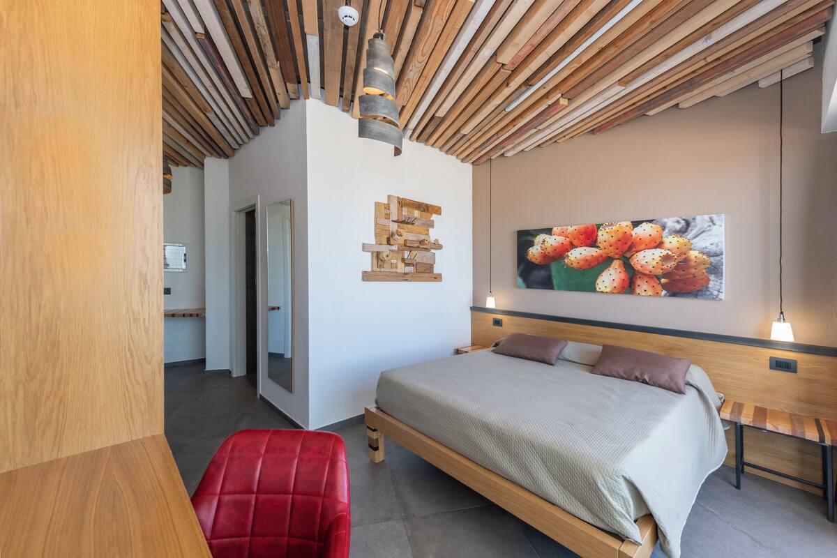 Deluxe Room, Sea View | In-room safe, desk, laptop workspace, blackout drapes