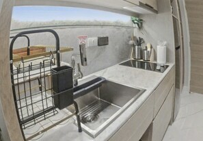 Fridge, microwave, stovetop, dishwasher - Rocco 513 - Corner 1 bedroom Serviced Apartment with Seaview (Ao Nang)