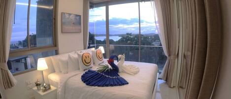 1 dormitorio, tabla de planchar con plancha, wifi y ropa de cama