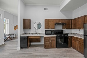 Fridge, microwave, oven, stovetop - 300 Laurel Lofts Unit 1 (Conway)