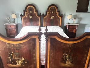 Family Villa, Sea View | Individually decorated, individually furnished, free WiFi, bed sheets - Villa Milone Etna Country House (Zafferana Etnea)