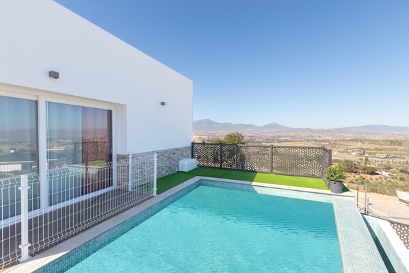 Villa | 3 bedrooms - La Piedra De Coin in Co n (Coin)