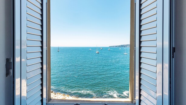 Unclassified image, 1 of 81, button - Blu Breeze on Seafront (Naples)