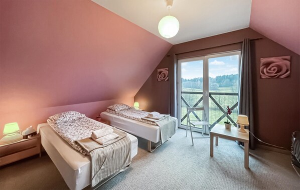 Free WiFi, bed sheets