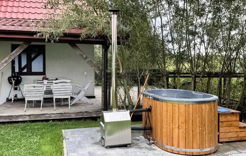 Beautiful home in Szarejki with WiFi