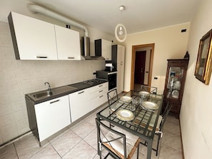 Fridge, microwave, oven, stovetop - [Exclusive 120 SQM] in the heart of Bergamo (Bergamo)