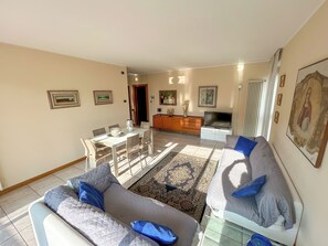 Smart TV - [Exclusive 120 SQM] in the heart of Bergamo (Bergamo)