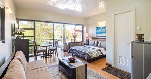 Cozy 1-Bedroom Building in Marvelous Baguio with WiFi. 5.4K ft above sea level.