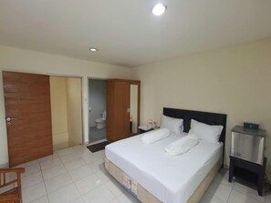 Standard Double Room - Capital O 94095 Angkasa Hotel Dua (Jakarta)