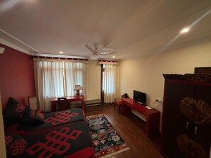 Deluxe Room, City View | Free WiFi - New Serkong House  (Dharamshala)