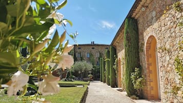 Enceinte de lâhĂ©bergement