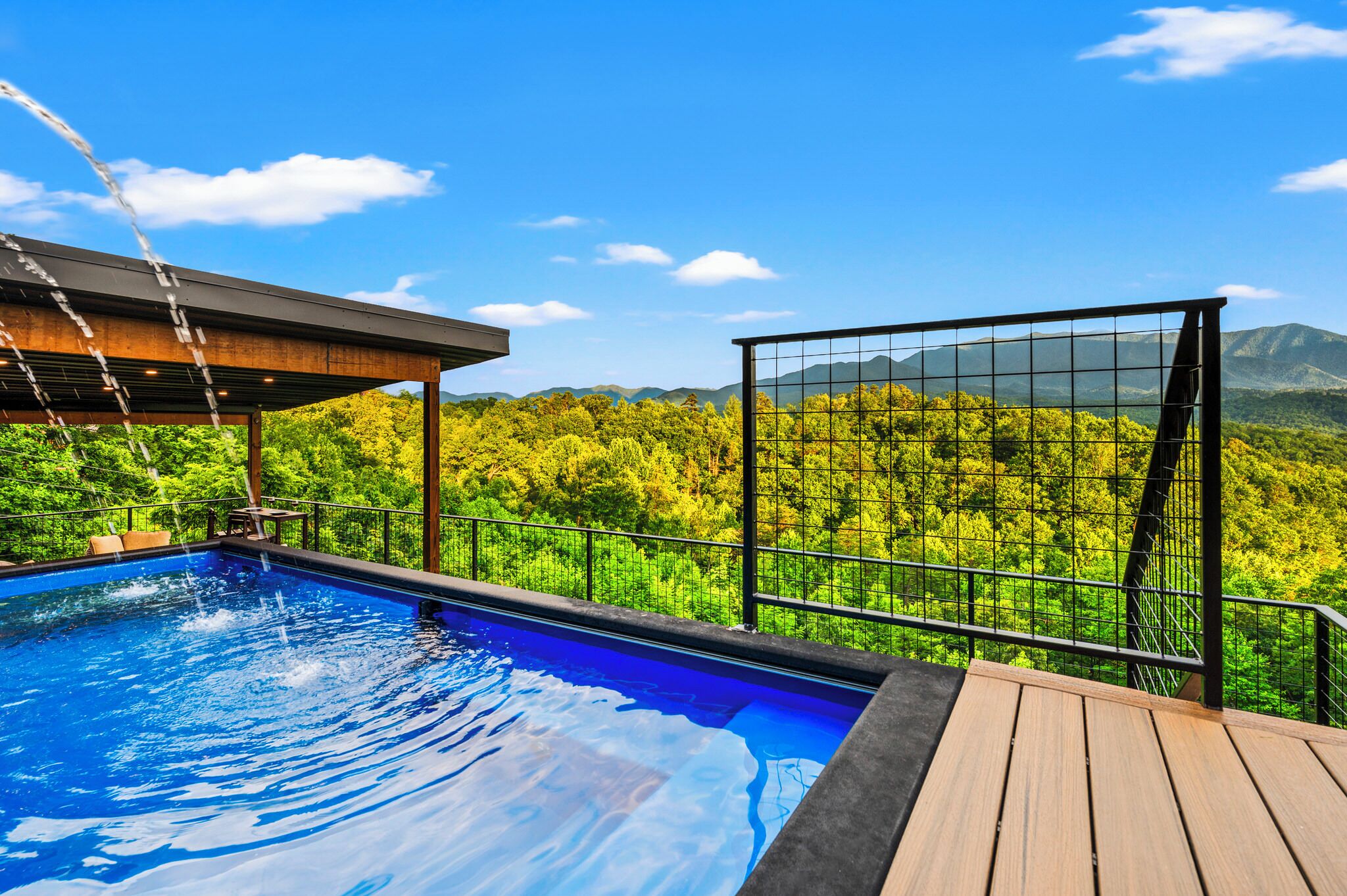 Een verwarmd zwembad