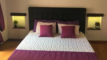 2 habitaciones, tabla de planchar con plancha, wifi y ropa de cama