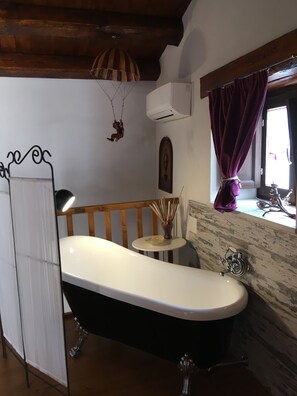 Hair dryer, towels, soap, toilet paper - Ortigiadeluxe S.A.L. (Siracusa)