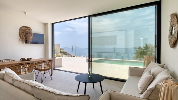 TV - Alpha VIlla | S Cave Villas Seaside Karystos (Karystos)