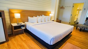 1 dormitorio, tabla de planchar con plancha, wifi y ropa de cama