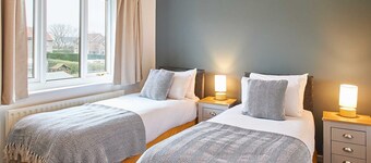 Host Stay Crab Cottage
