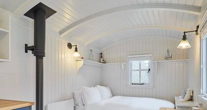 Host Stay The Lobster Pot