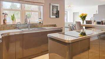 Rumah | 4 kamar tidur