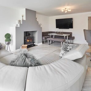 House | 4 bedrooms - Host Stay Casa Feliz (Hull)