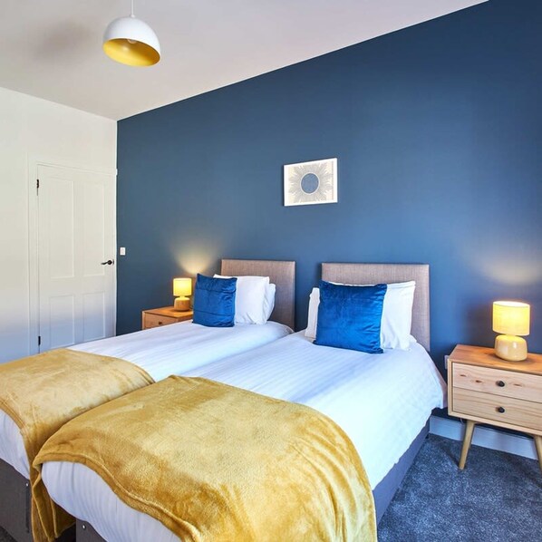 House | 3 bedrooms, iron/ironing board, Internet