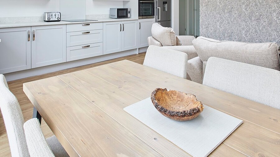 Host Stay Emilyn House