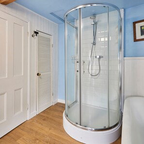 House | Bathroom - Host Stay Clarence Place (Whitby)