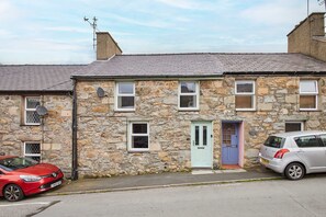 3 bedrooms - Host Stay Trefor Cottage (Caernarfon)